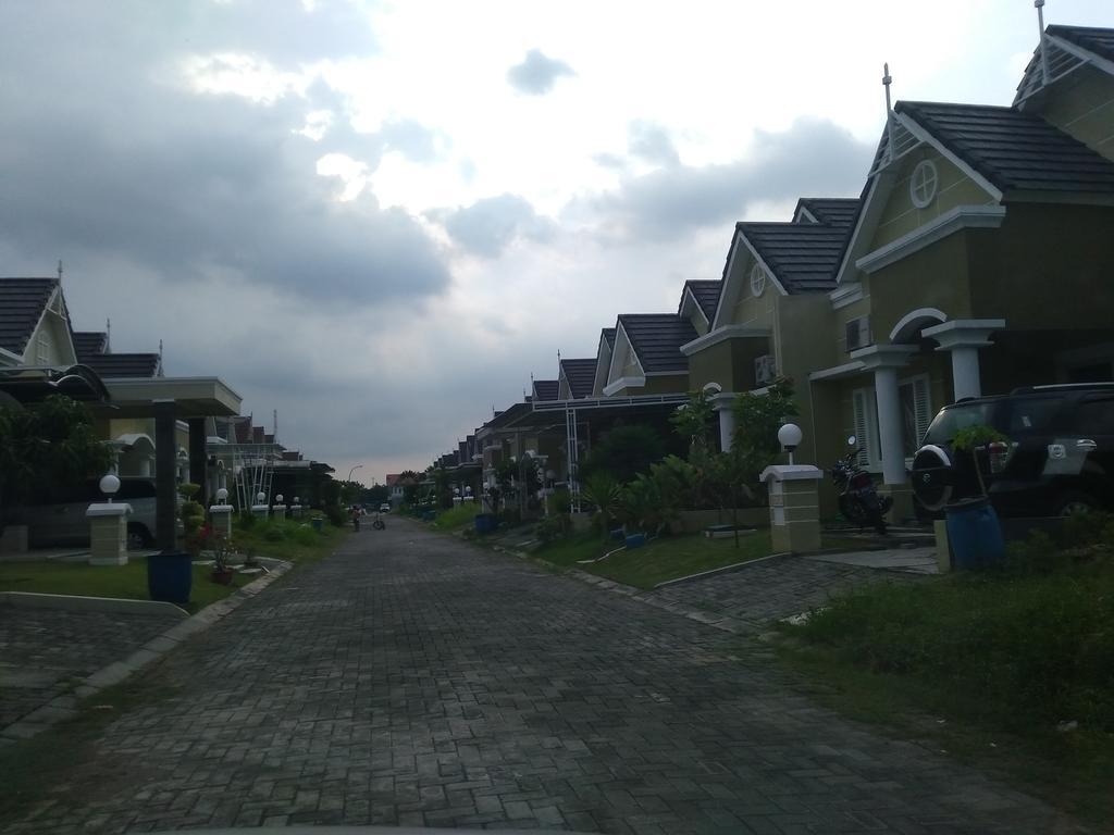 Jasmine Park Guest House Semarang Zewnętrze zdjęcie