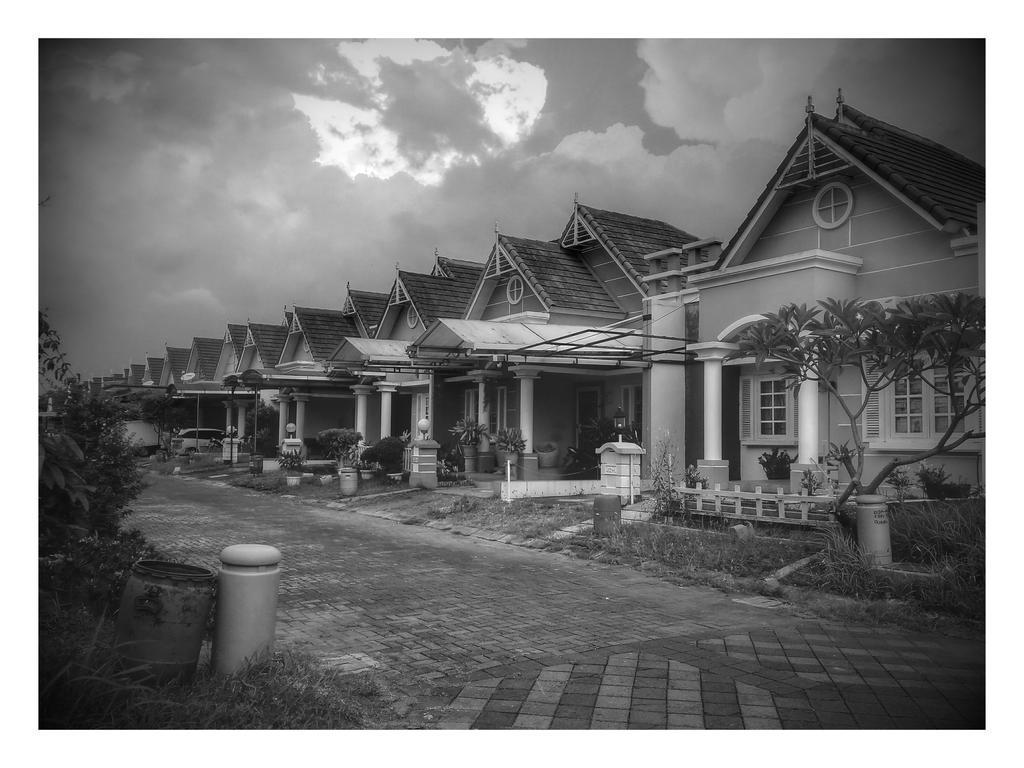 Jasmine Park Guest House Semarang Zewnętrze zdjęcie