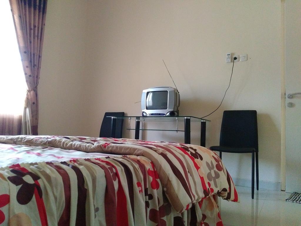 Jasmine Park Guest House Semarang Zewnętrze zdjęcie