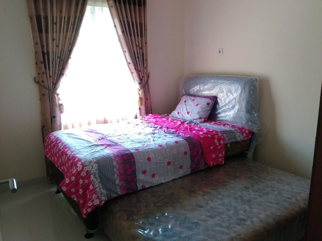 Jasmine Park Guest House Semarang Zewnętrze zdjęcie