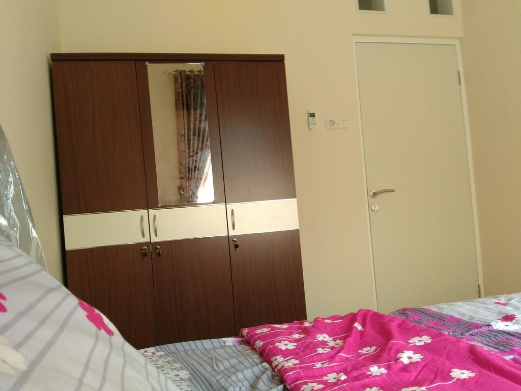 Jasmine Park Guest House Semarang Zewnętrze zdjęcie