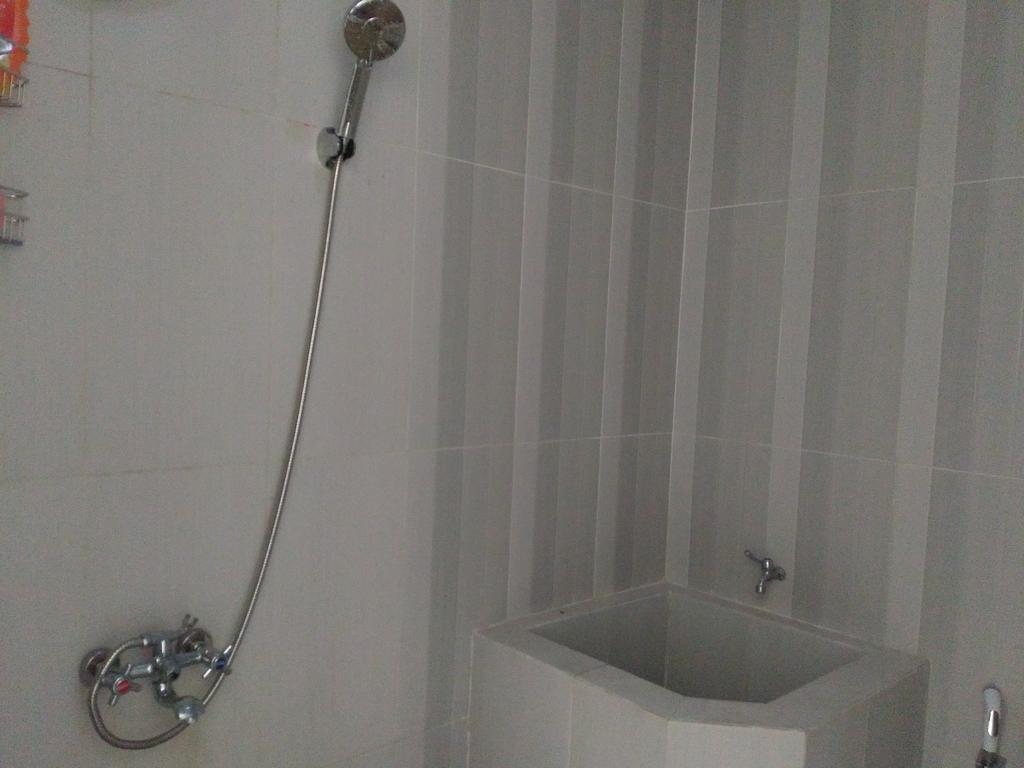 Jasmine Park Guest House Semarang Zewnętrze zdjęcie