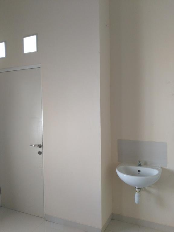 Jasmine Park Guest House Semarang Zewnętrze zdjęcie