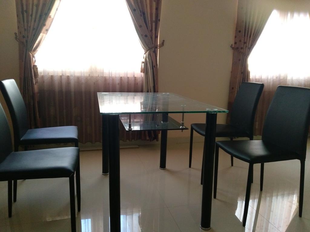 Jasmine Park Guest House Semarang Zewnętrze zdjęcie